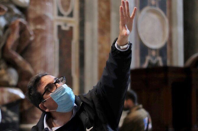 St. Peter's Basilica, Square and Papal Grottoes Guided Tour - Why this guided format works in Vatican City
