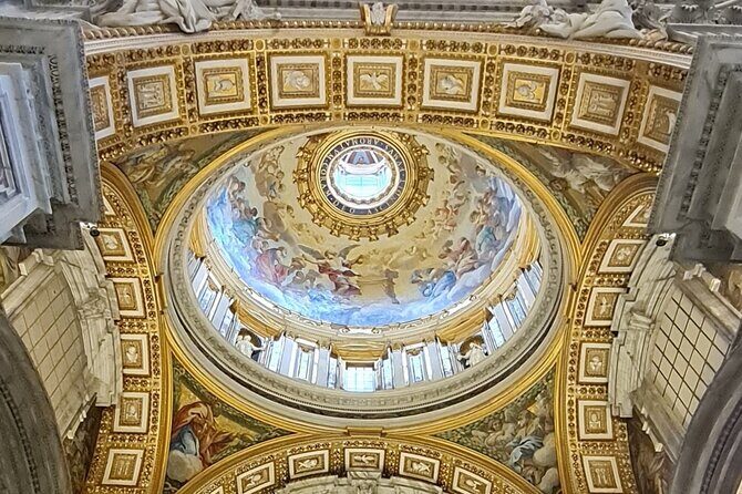 St. Peter's Basilica, Square and Papal Grottoes Guided Tour - St. Peter’s Square: Bernini’s “hug” and how to read the space