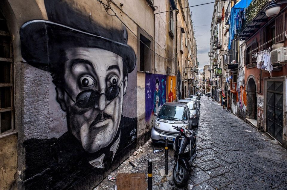 Street art tour of the Spanish Quarters & Maradona idol - Quartieri Spagnoli mural trail: where Naples worships its icons