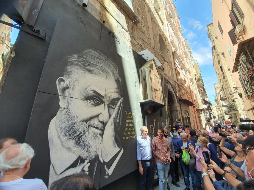 Street art tour of the Spanish Quarters & Maradona idol - How the 2 hours play out on the street