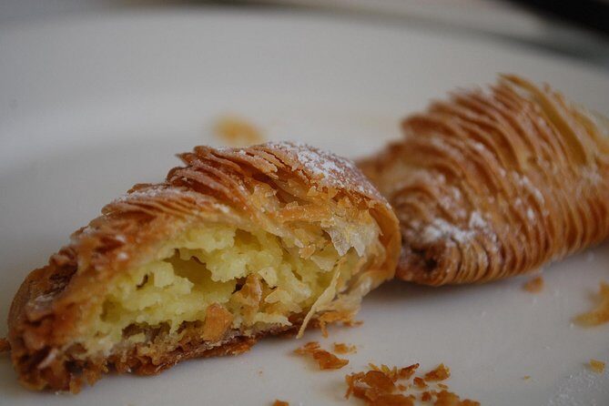 Street Food Tour in Naples - The Food Portion: Pizza, Pastries, Coffee, and a Liquor