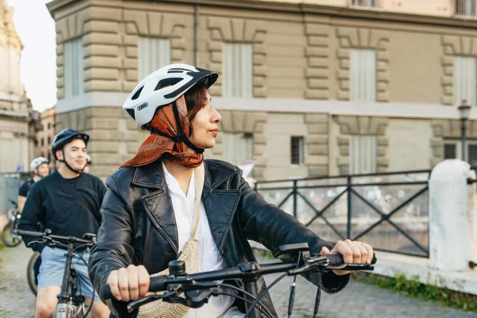 Sunrise in Rome: Small Group E-Bike Tour & Italian breakfast - Trevi Fountain before the daytime crush