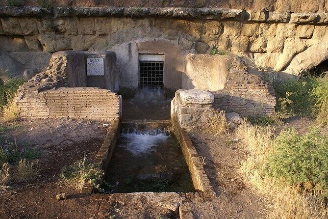 The ancient aqueducts of Rome - How the guides make engineering human (Joseph, Alex, Riccardo, Giuseppe, Liviana, Mauricio)