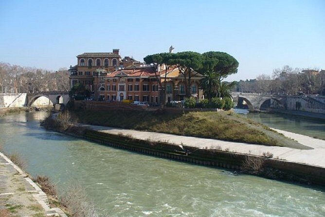 The Heart of Rome and its Treasures: Full-Day Tour with Lunch - Isola Tiberina and the quiet power of Ponte Sisto