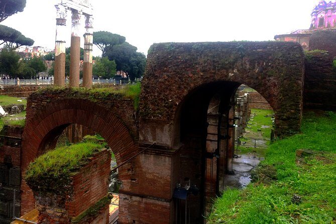 The last day of Julius Caesar: from the glory to the Ides of March - Forum di Cesare and Largo Argentina: power built, power cut
