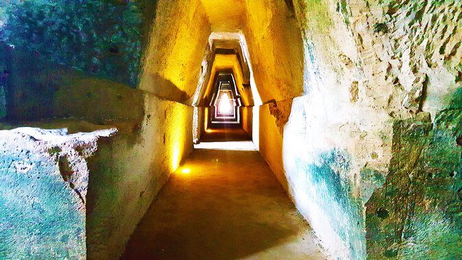 The Phlegrean Fields Discover the ruins of Baia, Cuma and Pozzuoli - Pozzuoli: Flavian Amphiteather and the volcanic lakes glimpses