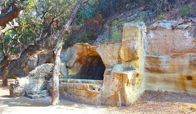 The Phlegrean Fields Discover the ruins of Baia, Cuma and Pozzuoli - The guide experience: more than just facts