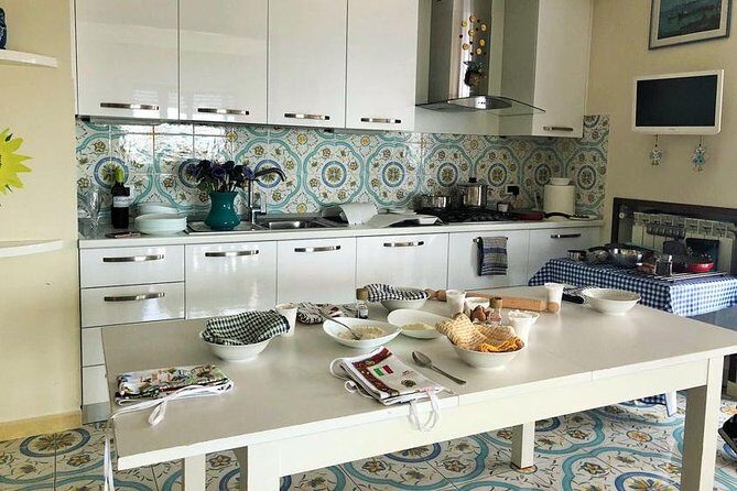 The Ultimate Neapolitan Cooking Class with Local - A simple booking recommendation: book it if you want a true Naples food night