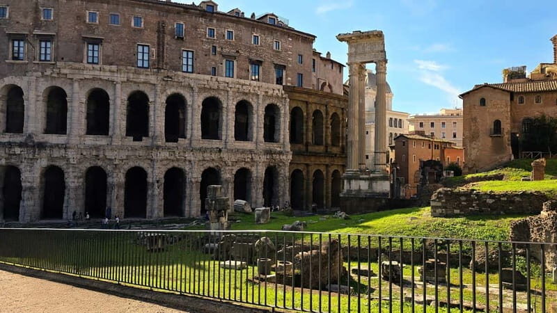 Tiber Island and Ghetto - Ponte Fabricio and the Basilica of Saint Bartholomeo