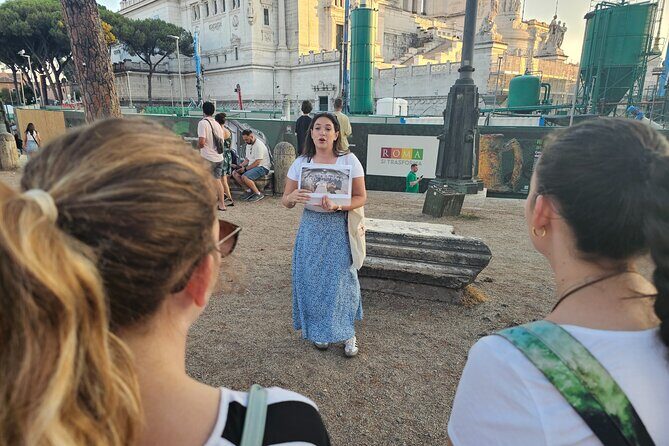 Top Rome Attractions and Hidden Gems Walking Tour - Getting Your Bearings at Piazza Venezia and Vittoriano