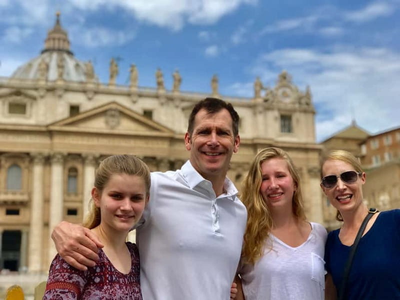 Top to Bottom Saint Peter's Basilica Tour with Dome Climb - Inside St. Peter’s Basilica: Beauty, Scale, and Michelangelo’s Pietà