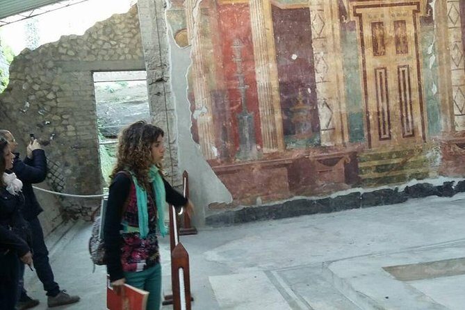 Tour in the villa of Poppea with an archaeologist - Price and value: $238.28 per group plus the €7 entrance ticket