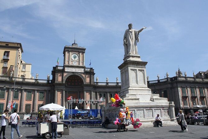 Tour Naples Historical Center and Underground Naples - The monumental walk: Maschio Angioino, Galleria Umberto I, and Piazza Plebiscito