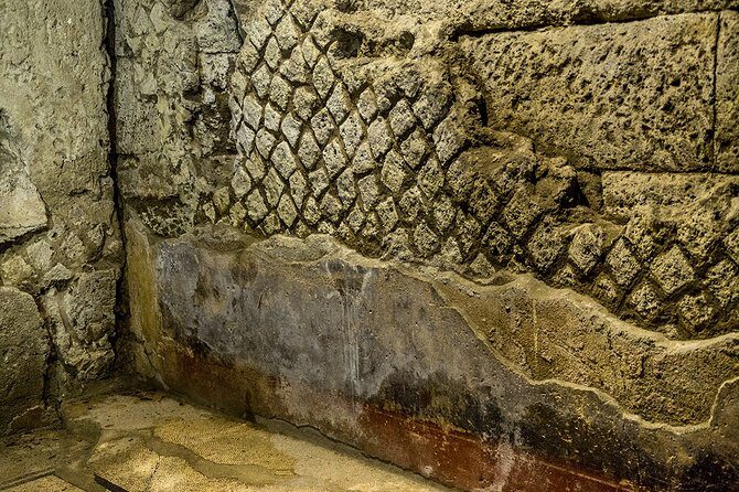 Tour Naples Historical Center and Underground Naples - Spaccanapoli and Piazza del Gesù: getting oriented in the old grid