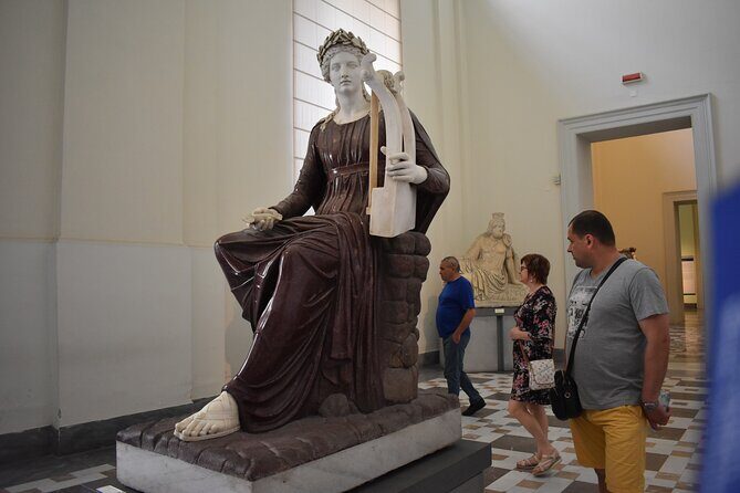 Tour of the Archaeological Museum of Naples - Greek-Roman statues from the Farnese family: art with a backstory
