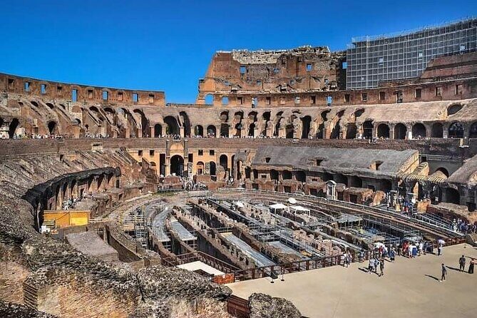 Tour of the Colosseum - Entering the Colosseum with a first-floor arena circuit