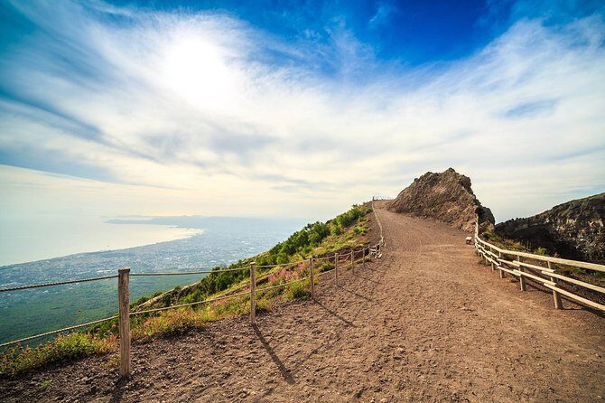 Tour on Vesuvius with wine tasting - Naples pickup and the Pompeii-area connection (don’t panic about Pompeii time)