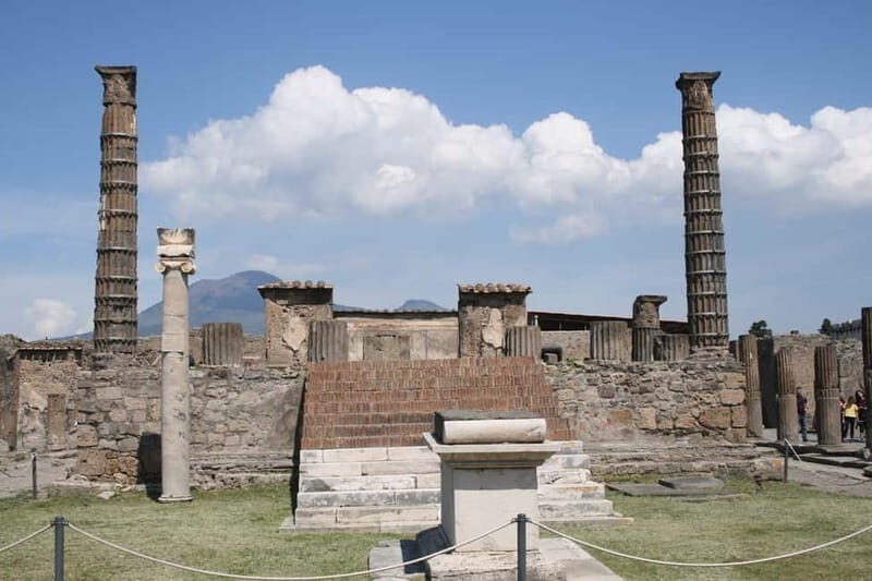 TRAMVIA -Da Naples: Pompei Ruins and Vesuvio Transfer by Bus - What the Tour Assistant Does (and Doesn’t) Do