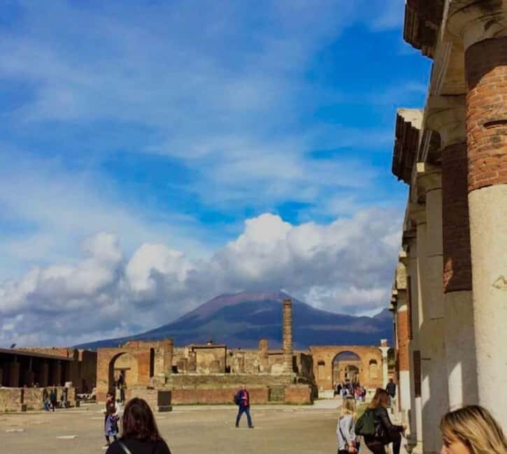 TRAMVIA -Da Naples: Pompei Ruins and Vesuvio Transfer by Bus - The Drive That Actually Matters: Getting From Pompeii to Vesuvius
