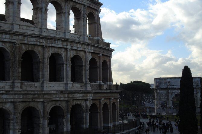 Transfer Fiumicino Fco Airport to Civitavecchia Port with 3 hours Rome Tour - The Driver + the Car Tour: What the English Commentary Really Means