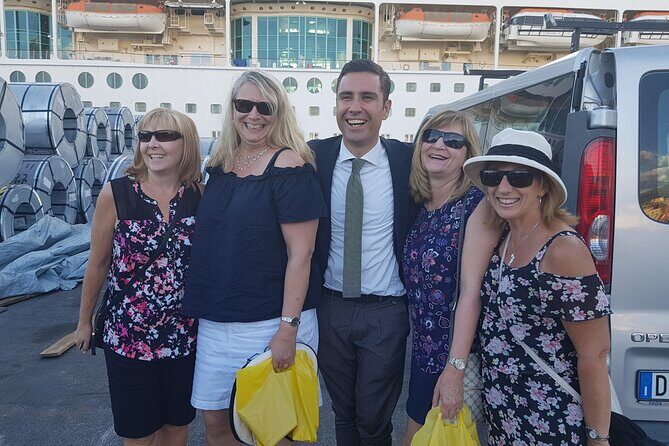 Transfer from Naples area to Sorrento area from 4 to 6 passengers - Pickup at Your Door or Garibaldi Meeting Point