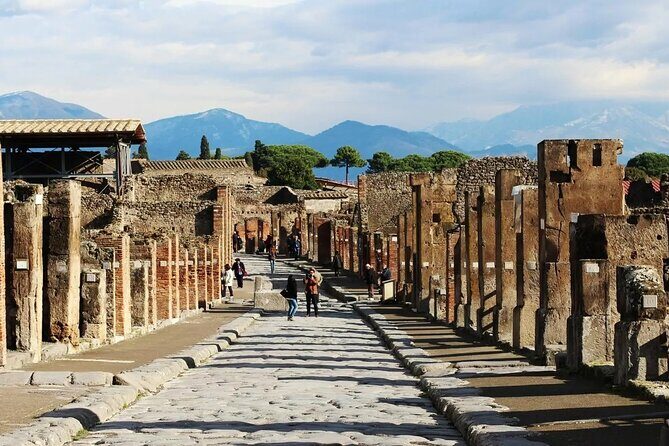 Transfer from Naples to Positano/Sorrento via Pompeii or vice versa - Scavi di Pompei: what you get in the 2-hour stop