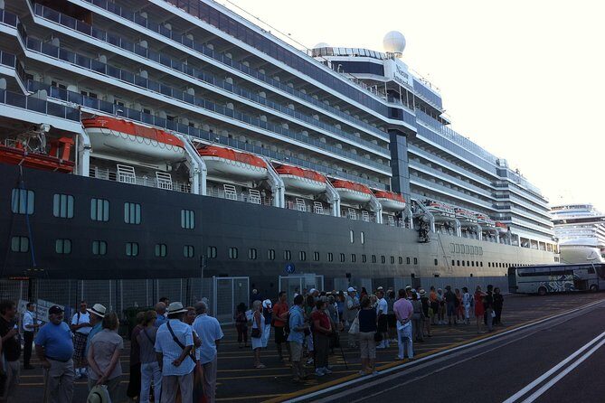 Transfer from Rome to Civitavecchia Port - Driver Assistance and Luggage: The Real Stress Test