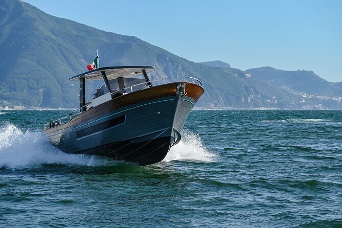 Transfer to Capri - What the guide support means (English + Italian)