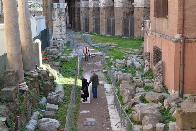 Trastevere and Rome Jewish Ghetto Small Group Walking Tour - Start at Torre Argentina: cats, sacred ruins, and Caesar’s shadow