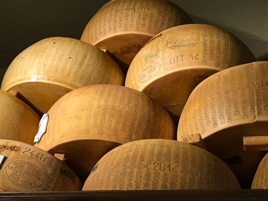 Trastevere Food Tour with Fine Wine - Gelato: learning the difference between real and imitation