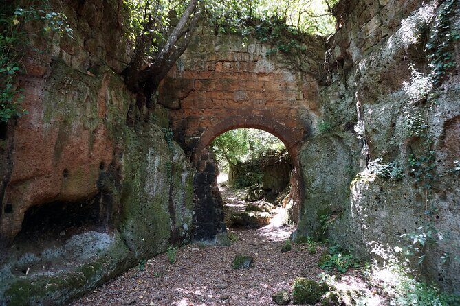 Trekking Excursion History and Nature Necropolis of Norchia from Rome - Necropolis time: Etruscan tombs in the canyon world