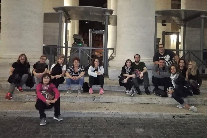 Twilight Treasures: An Evening Tour Through Rome's Rich History - Piazza Venezia and the Quirinale area: closing with gravity