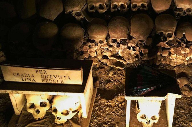Underground Naples Tour: One City on Top of the Other - Spaccanapoli: the ancient street running through old Naples