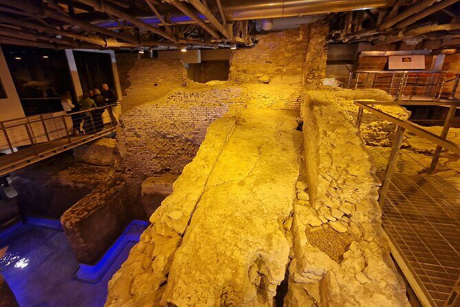 Underground of Trevi Fountain, Spanish Steps PRIVATE TOUR - Spanish Steps (25 minutes): the classic view, but with guidance