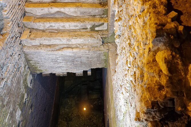 Underground of Trevi Fountain, Spanish Steps PRIVATE TOUR - Vicus Caprarius, the City of Water (35 minutes): the underground that changes your view
