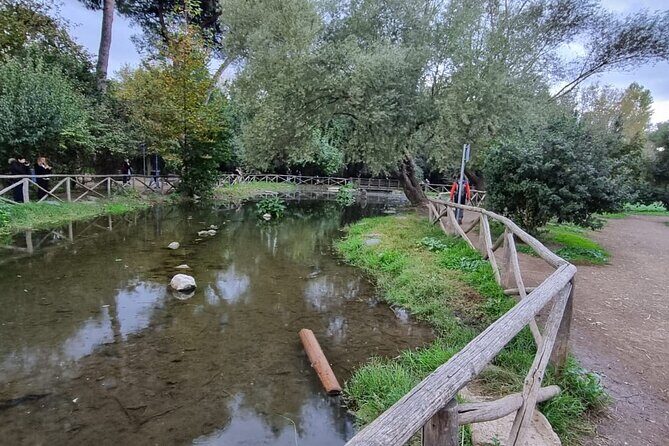 Urban Hike to the Aqueduct Park in Rome - Porta Furba and Pope Clement XII’s Fountain Stop