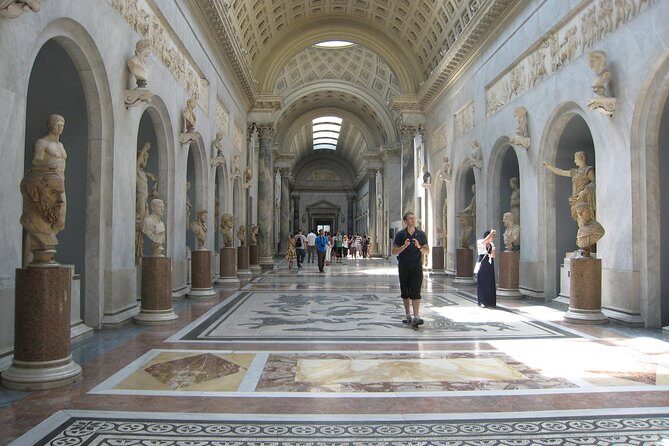 Vatican and Sistine Chapel Afternoon tour - What you gain from a guided art historian style tour