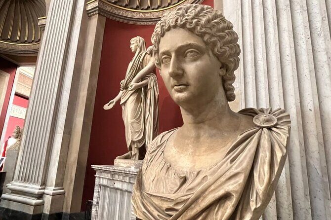 Vatican and Vatacombs Tour: Treasures of the Sistine Chapel - St. Peter’s Basilica: the wow, fast and guided
