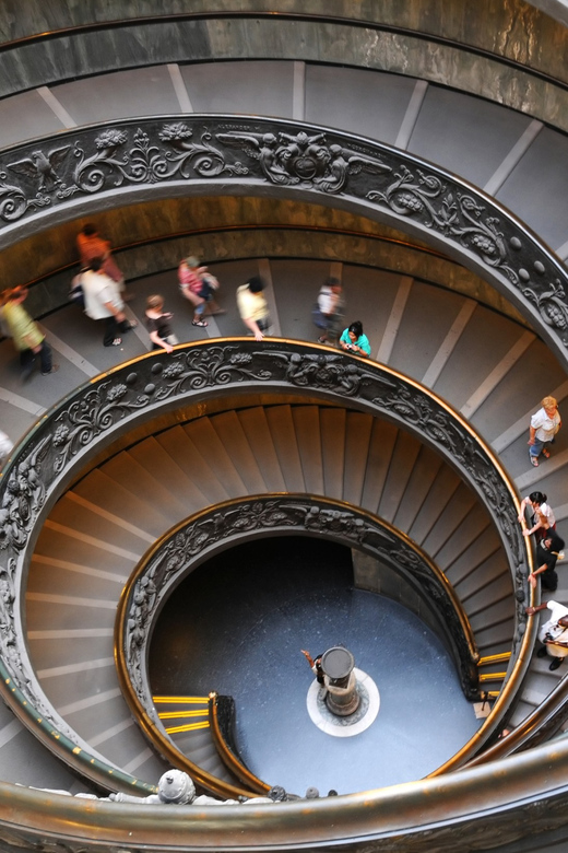 Vatican City: 24-Hour City Card - The hop-on hop-off bus: use it to reset your bearings fast