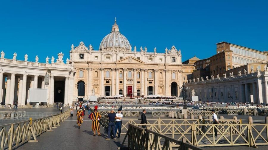 Vatican City: Guided Tour of the Papal Audience - Why the Wednesday Papal Audience Feels Different in Vatican City