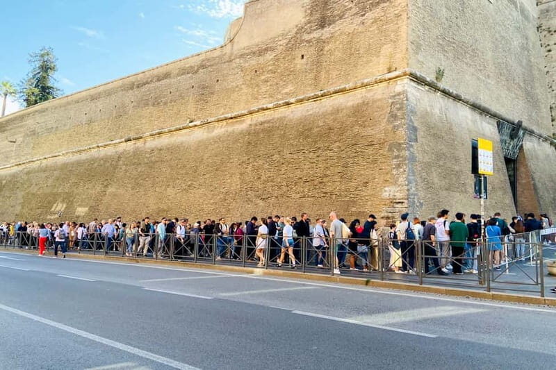 Vatican City: Vatican Museum and Sistine Chapel Guided Tours - First Stops That Set the Tone: Spiral Staircase and a Balcony View