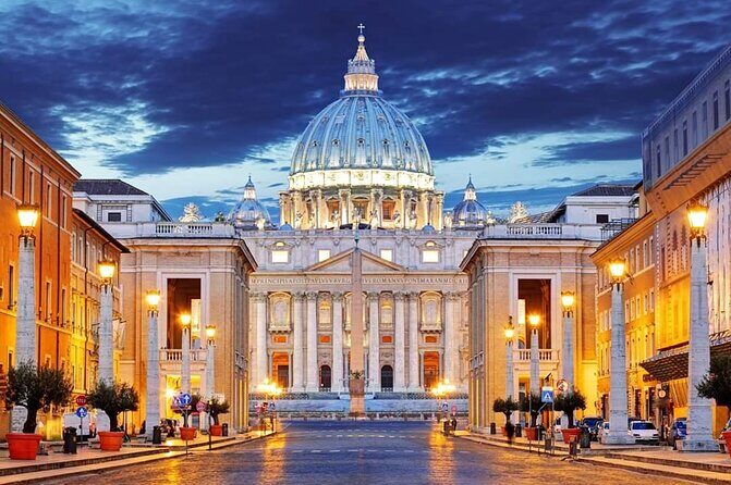 Vatican Guided Tour with Sistine Chapel, Museum's & The Basilica - The guide + headsets: how you actually hear the story