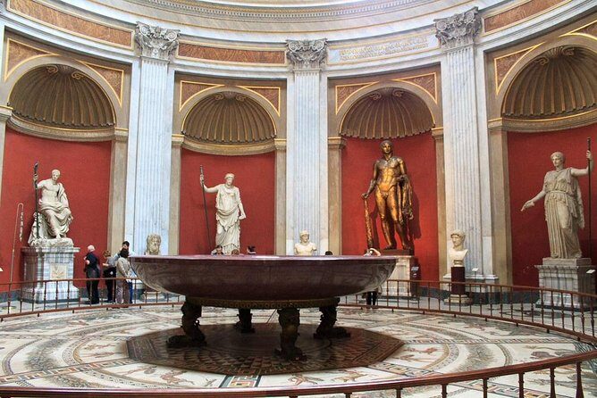 Vatican Museum, Sistine Chapel & St. Peters Basilica Private Tour - St. Peter’s Basilica in 30 Minutes: A Guided Taste of the World’s Biggest Church