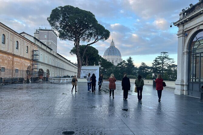 Vatican Museums Alone: Semi-Private Early Entry Tour & Breakfast - Raphael’s Stanze di Raffaello: the quiet before the buzz