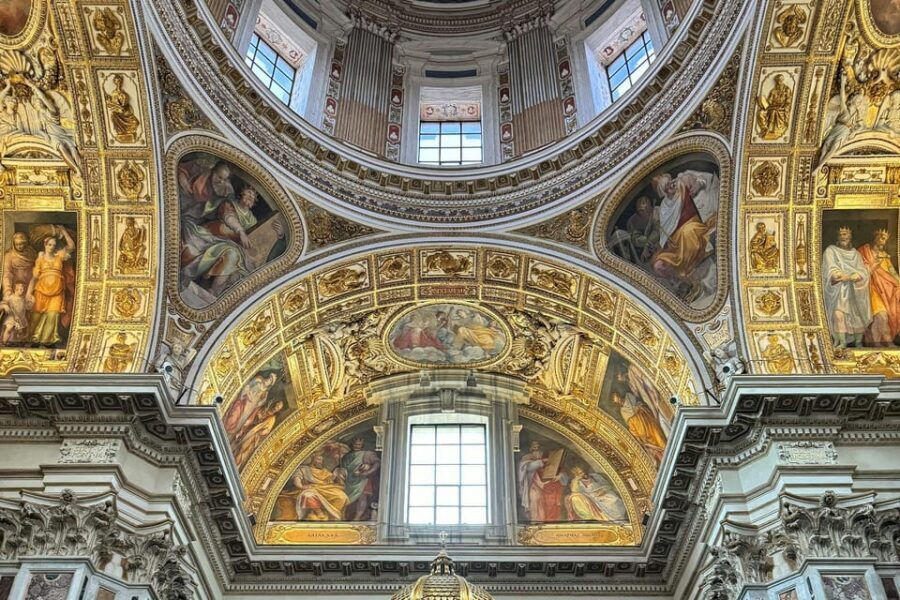 Vatican Museums and Sistine Chapel Guided Tour - Group Size, Crowds, and Why Staying With the Guide Matters