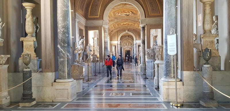 Vatican: Museums First-Access Small-Group Tour with Guide - St. Peter’s Basilica: direct access and the big Wednesday catch