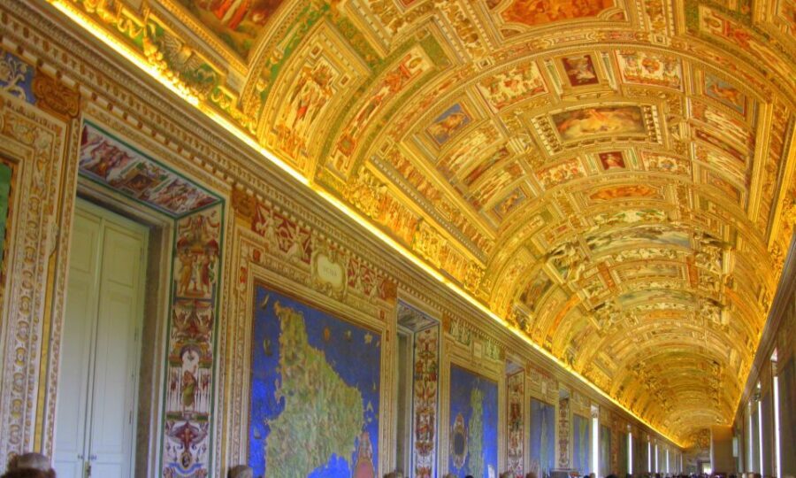 Vatican Museums: Private Tour with Sistine and St. Peter's - Sistine Chapel: Michelangelo’s ceiling and Last Judgement, made readable