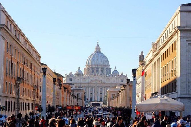 Vatican Museums Sistine Chapel and St. Peter's with pick up - A 3-hour Vatican plan that actually fits real schedules