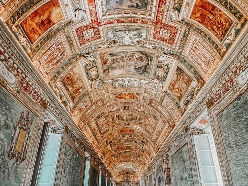 Vatican Museums Sistine Chapel & Saint Peter Basilica tour - Courtyards and the Pio-Clementino Museum: learn the building before the art