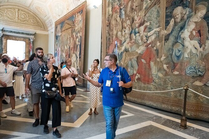 Vatican Museums, Sistine Chapel & St Peter’s Basilica Guided Tour - Cortile della Pigna: the courtyard break you didn’t expect